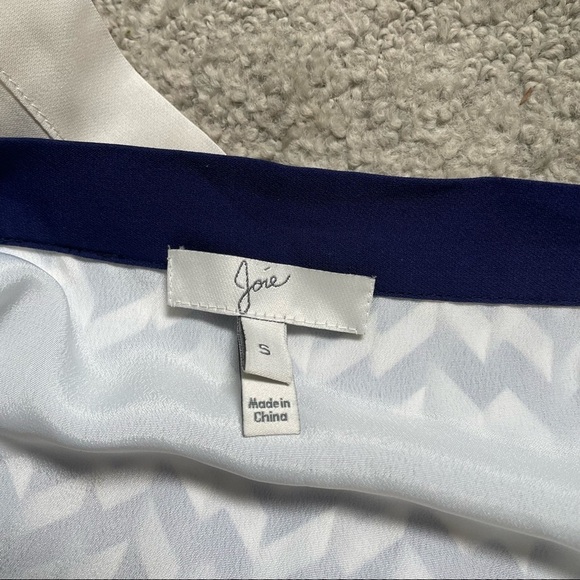 Joie Dark Navy Chevron Striped Silk Lined Short Joney Skirt EUC Sz S 1609-SK1062 - Picture 6 of 9